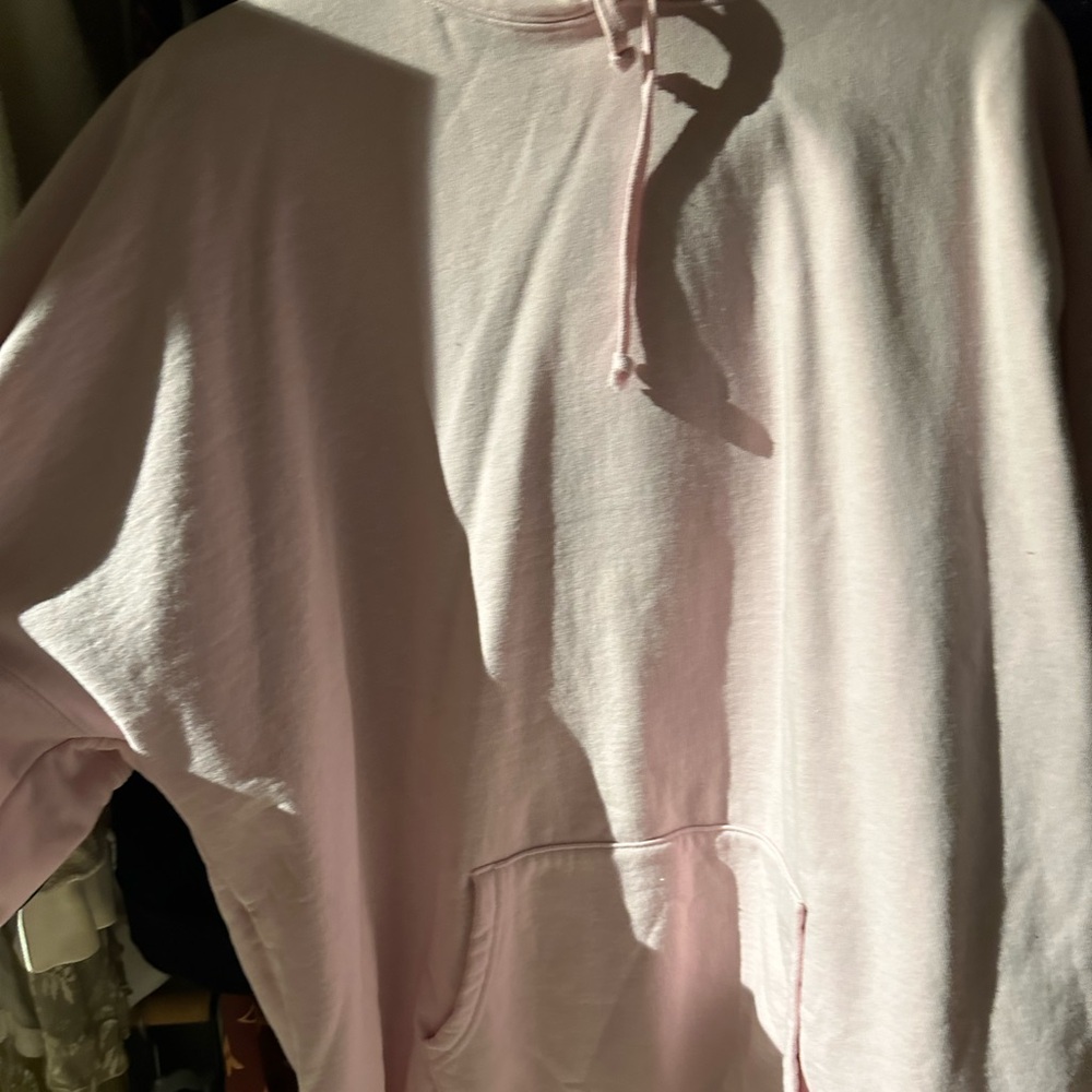 Supreme logo sweater never worn 💕 - Picture 3 of 7